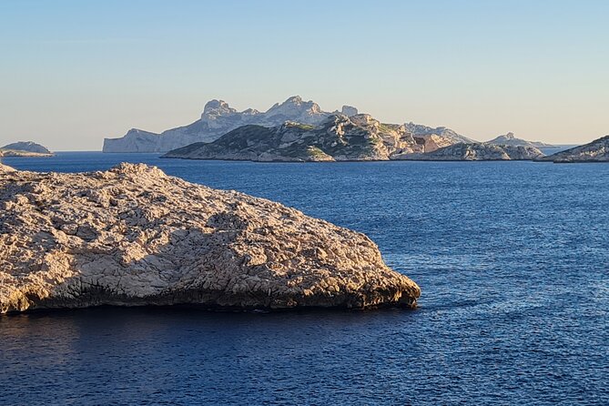 E-Bike Rental in Marseille with our brand new Virtual Guide !! - Riding the Old Port and city center