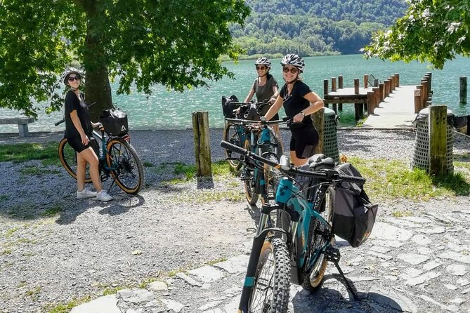 E-Bike Tour around Three Lakes and Idyllic Mountain Life - Climbing through Velzo and Naggio