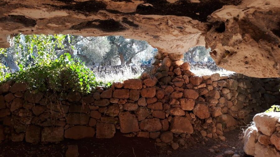 E-bike tour from Monopoli to the rocky village of St. Andrew - Exploring St. Andrew’s 30-minute walking stop