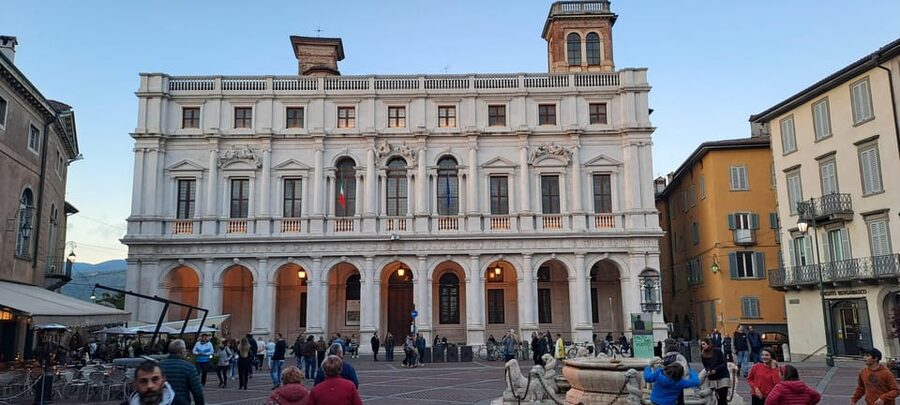 E-bike tour to discover Bergamo - From Old Streets to Astino Valley