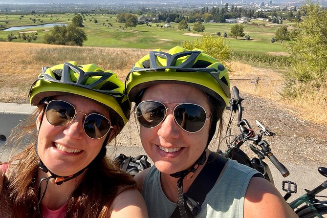 eBike Rentals in Kelowna - Orchards, wineries, valleys, and photo stops