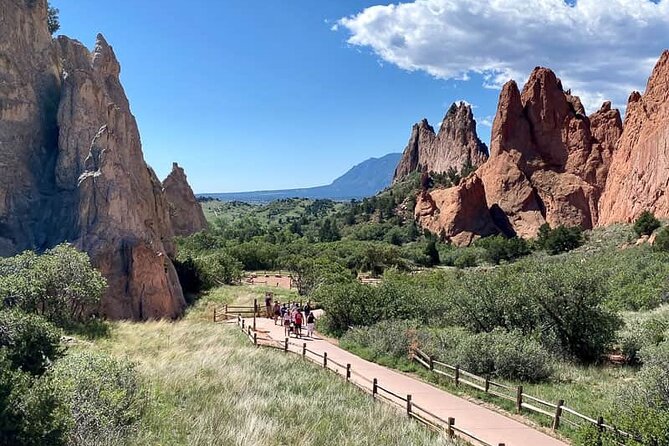 Electric E-Bike Tour of Manitou Springs & Garden of the Gods - Garden of the Gods Trading Post and a useful pause
