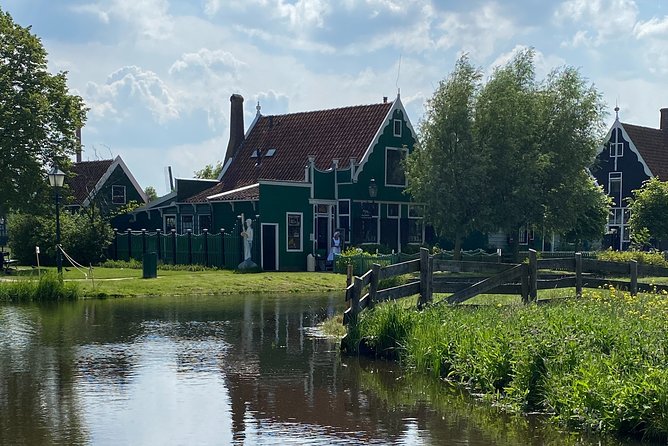 Escape Amsterdam: E-Bike to Zaanse Schans Windmills & Zaandam - What the e-bike is really like