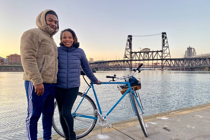 Essential Portland Oregon Bike and E-Bike Tour! - Tom McCall Waterfront Park and the Willamette