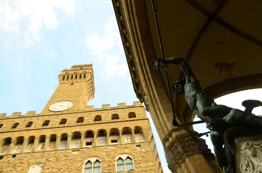Florence: 2-Hour Guided Sightseeing Bike Tour - Guides, group pace, and cycling conditions