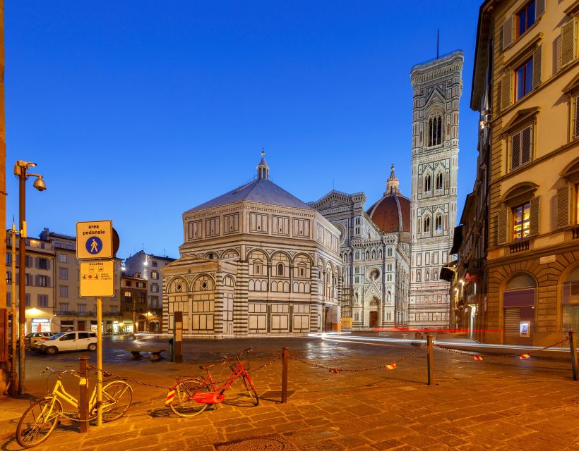 Florence at Night Bike Tour with Wine and Aperitivo Picnic - Starting near Via dei Cimatori