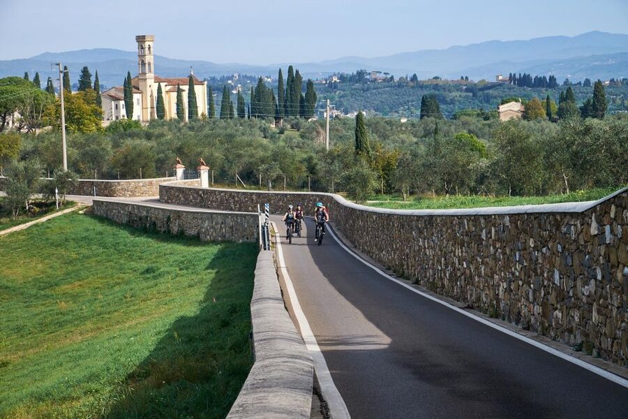 Florence: Chianti E-Bike Tour with Tuscan Lunch & Winery - Scenic stops above Florence and into Chianti