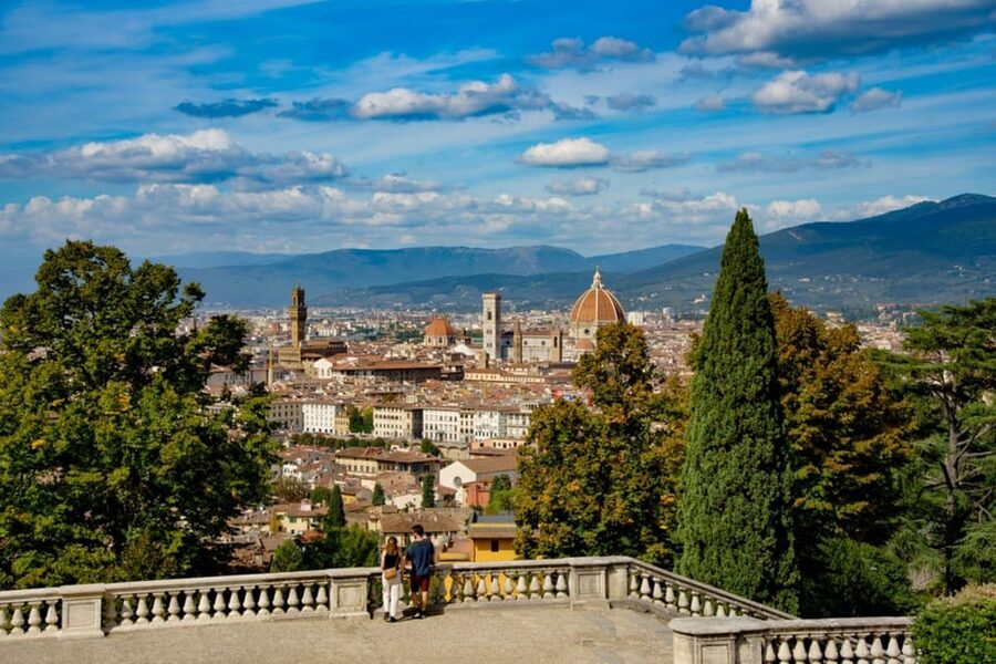 Florence:E-Bike City Tour with stop at Piazzale Michelangelo - Meeting in central Florence