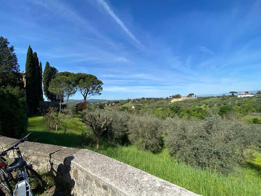 Florence: E-Bike Tour in Tuscany with Winery & Wine Tasting - One and a half hours through the Tuscan hills