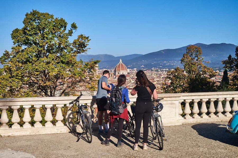 Florence: E-Bike Tour in Tuscany with Winery & Wine Tasting - Who should book this ride