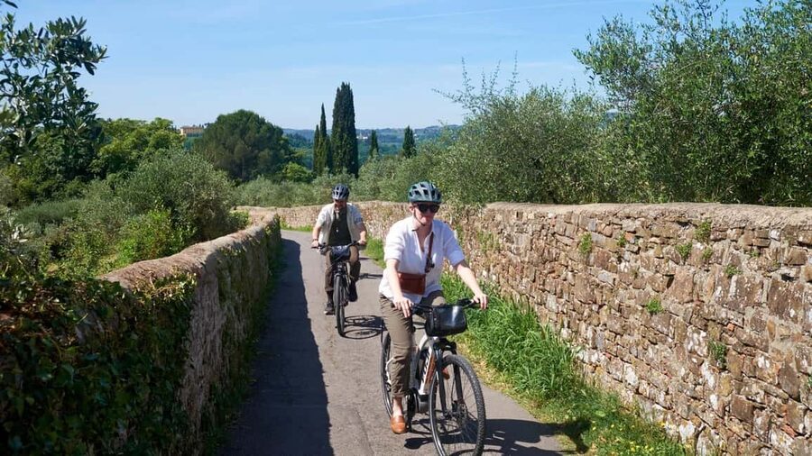 Florence: E-Bike Tour in Tuscany with Winery & Wine Tasting - San Miniato al Monte and Florence from above