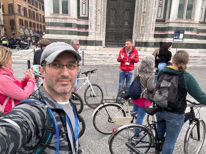 Florence: Guided Bike Tour to Discover the Secrets - What the guide adds to the ride