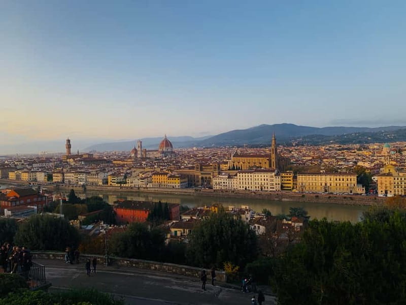 Florence: Guided E-Bike Tour to Piazzale Michelangelo - Santo Spirito, Santa Croce, and the city beyond the standard route