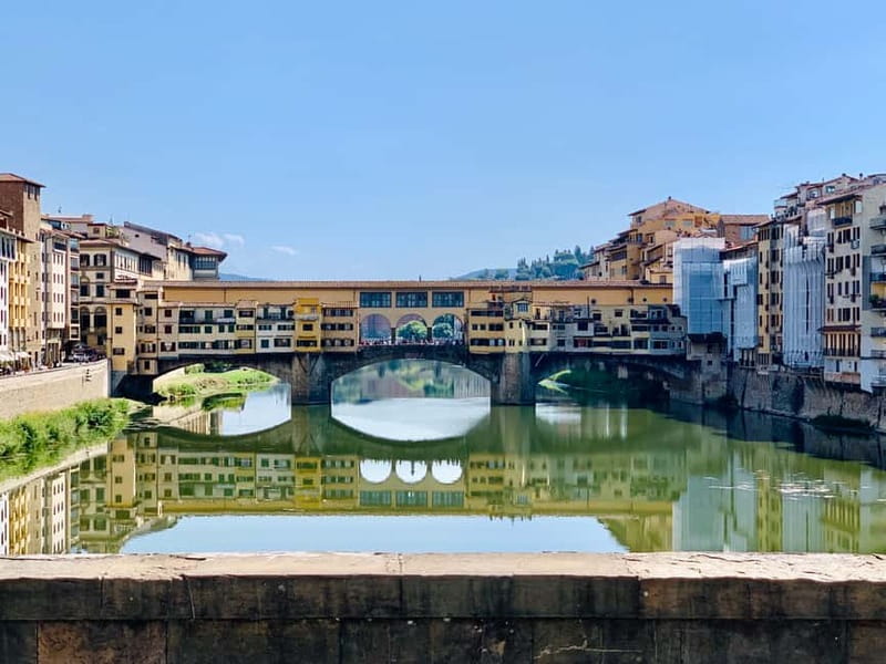 Florence: Guided E-Bike Tour to Piazzale Michelangelo - Crossing toward the Oltrarno and the hill