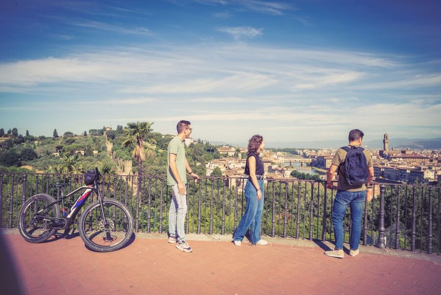 Florence: Guided Electric Bike Tour with Gelato - From Via de’ Neri to the first climb