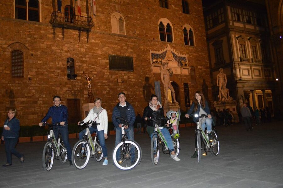 Florence: Night Tour by Electric Bike - What the guides add to the ride