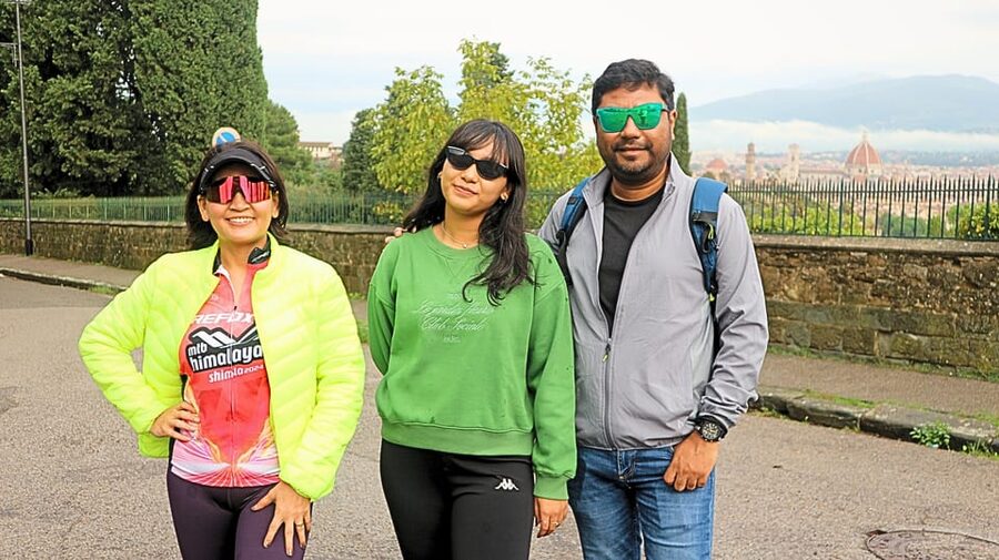 Florence Premium E-Bike Tour + Photo Shoot and Tastings - Starting in Piazza Ognissanti