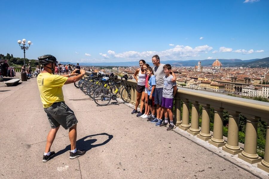 Florence: Tuscany Bike Tour with Wine & Olive Oil - Starting in Oltrarno and climbing past Porta Romana