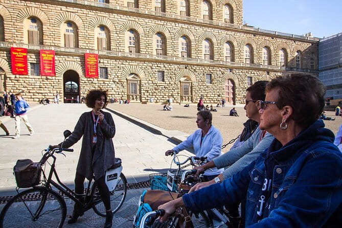 Florence Vintage Bike Tour–guided, small group or private option - Piazza della Repubblica and the Roman City