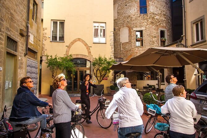 Florence Vintage Bike Tour–guided, small group or private option - Palazzo Pitti and the Medici View of Power