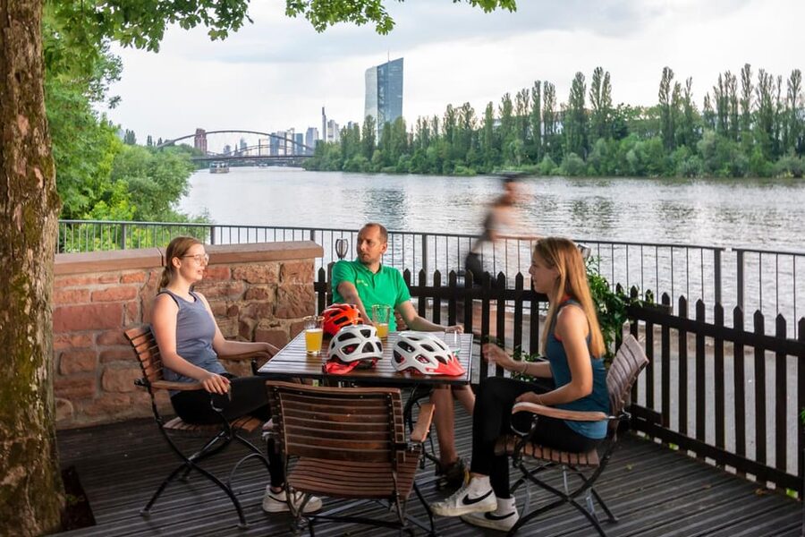 Frankfurt: Full-Day Bicycle or E-Bike Rental - The experience in practical terms
