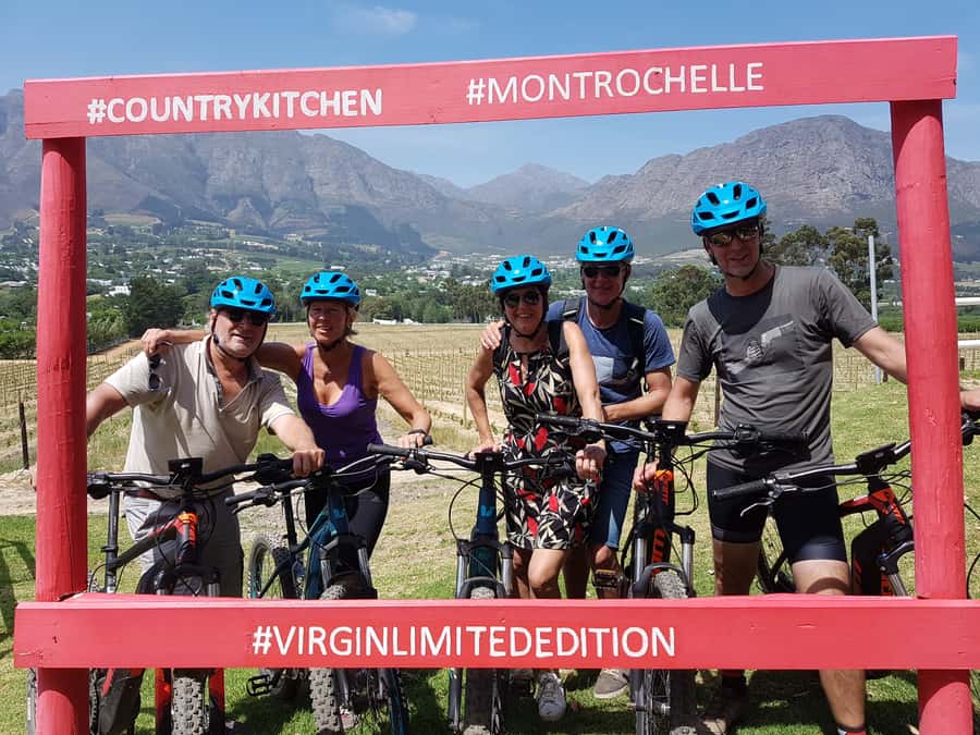 Franschhoek: E-bike Tour with Wine Tasting and Lunch - Lunch and a pause in Franschhoek