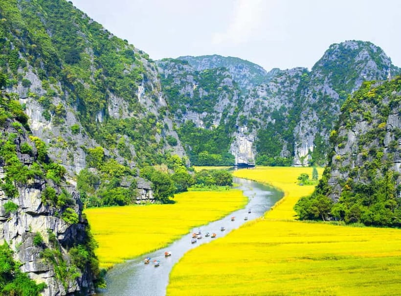 From Hanoi: Hoa Lu, Tam Coc, Mua Cave & Cycling in Ninh Binh - Hoa Lu and the first Vietnamese dynasties