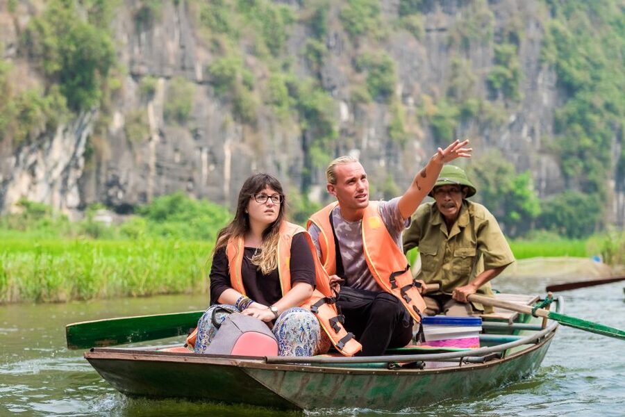 From Hanoi: Hoa Lu & Tam Coc with Buffet lunch & Cycling - Hang Mua and the 500-step choice