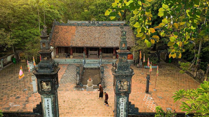 From Hanoi: Ninh Binh Trip with Cycling & Buffet Lunch - Mua Cave and the nearly 500-step climb