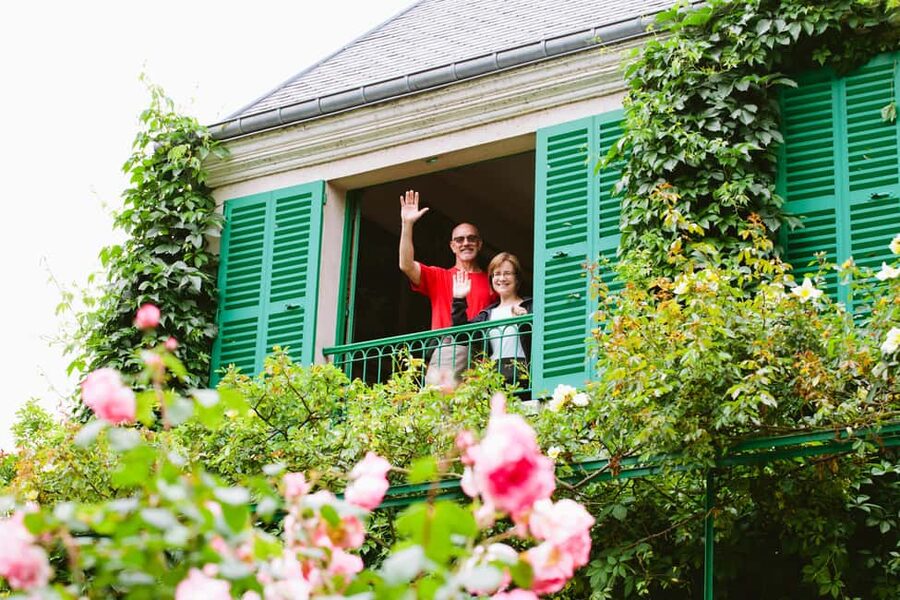 From Paris: Monet Garden & Giverny Bike Tour and Picnic Stop - Vernon’s market turns lunch into part of the tour