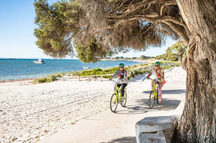 From Perth: Rottnest Island Full-Day Bike and Ferry Trip - Choosing your route around the island