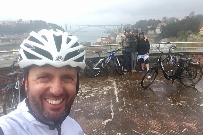 From Porto with view to Gaia: Private Bike Tour #DuckSideOfPorto - Miragaia: a quieter waterfront perspective