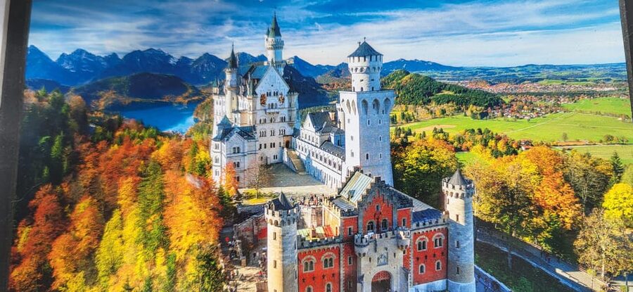 Füssen: Bike Hire and Neuschwanstein Castle Skip-the-Line - Arriving at Neuschwanstein Castle