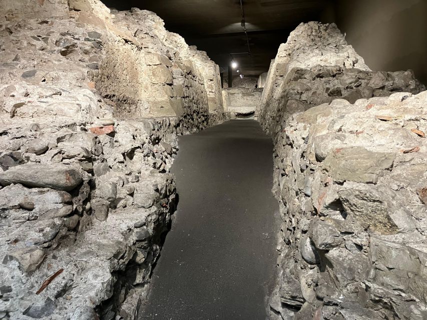 Geneva: United Nations, Old Town and Lake E-Bike Tour - The Reformation Wall and Geneva’s old center