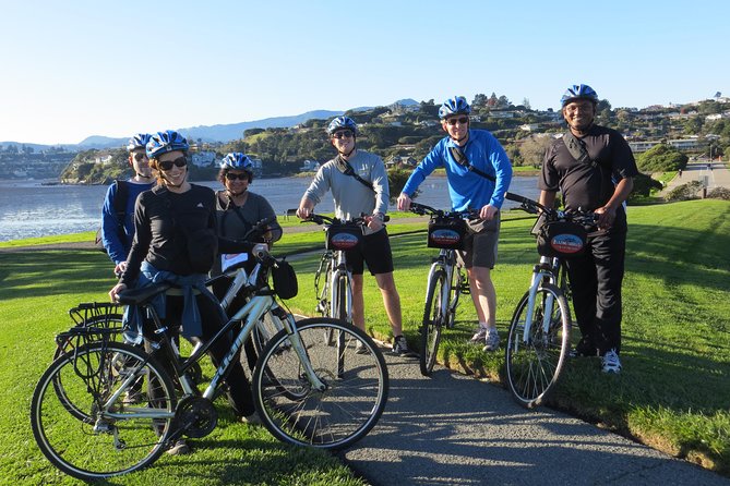 Golden Gate Bridge Guided Bicycle or E-Bike Tour from San Francisco to Sausalito - The Presidio and the Warming Hut