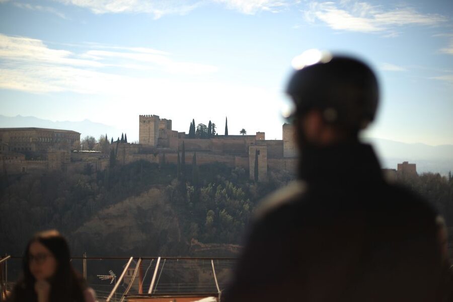 Granada: Albaicin and Sacromonte E-Bike Tour - Starting near Plaza Nueva and getting comfortable