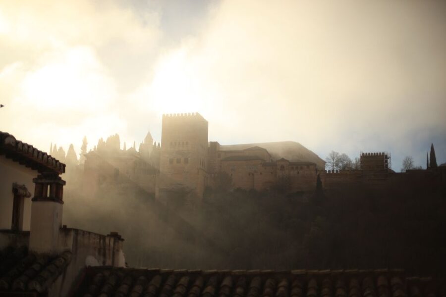 Granada: Albaicin and Sacromonte E-Bike Tour - Albaicin’s lanes and Granada’s Moorish past