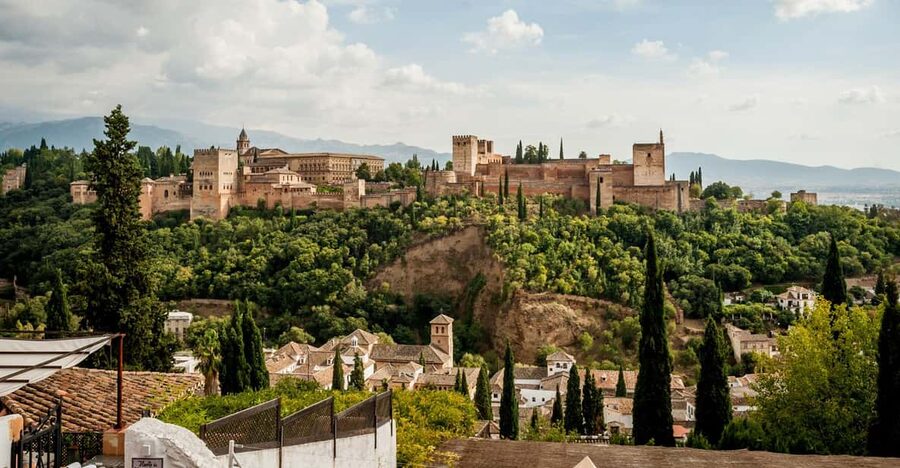 Granada: E-Bike Tour and Fast-Track Alhambra Ticket - What happens between the ride and the Alhambra