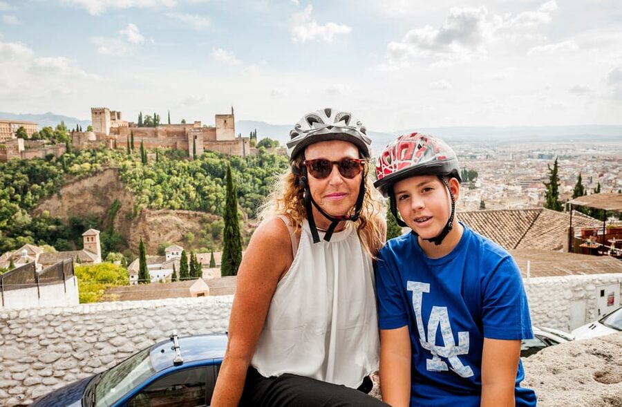Granada: E-Bike Tour and Fast-Track Alhambra Ticket - Entering the Alhambra with a fast-track ticket