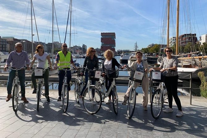 Guided Bike Tour: 2 Hours Highlights of Antwerp - A historic building adds a quieter pause