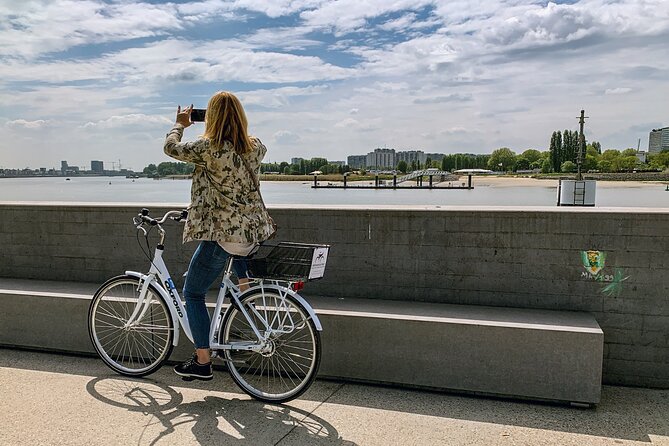 Guided Bike Tour: 2 Hours Highlights of Antwerp - Antwerpen-Centraal gives you a grand opening