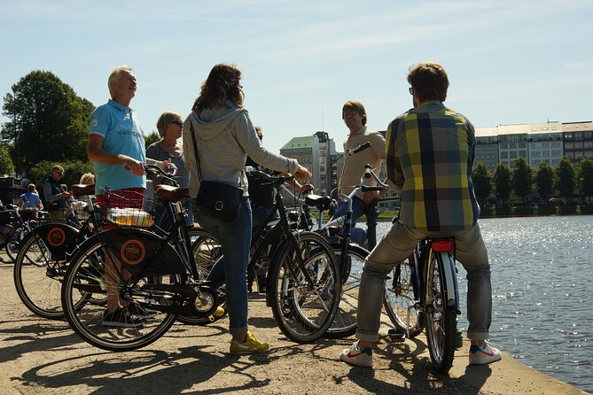 Guided Hamburg City Bike Tour - Pace, group size, and the guide’s role