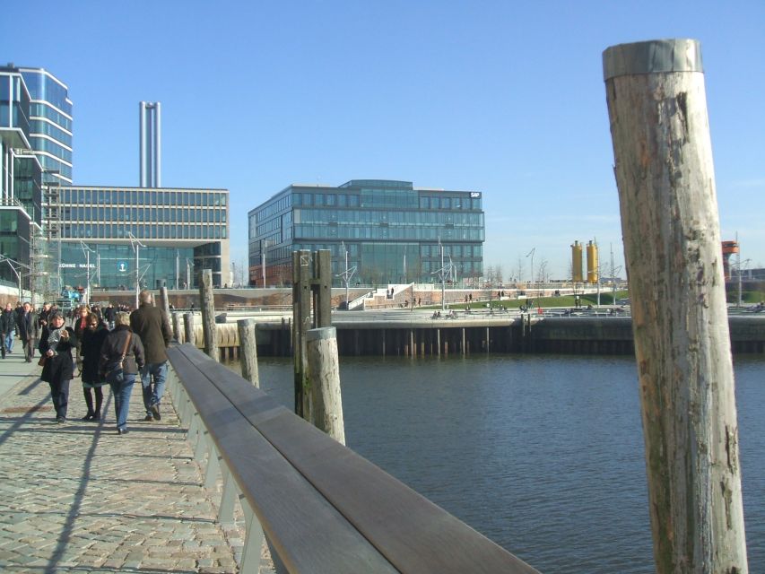 Hamburg: Bike Tour of the Speicherstadt & Old Harbor - What the guide can add to the ride
