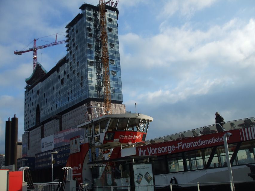 Hamburg: City Tour by Bike with Elbphilharmonie incl. Bike - Key points at a glance