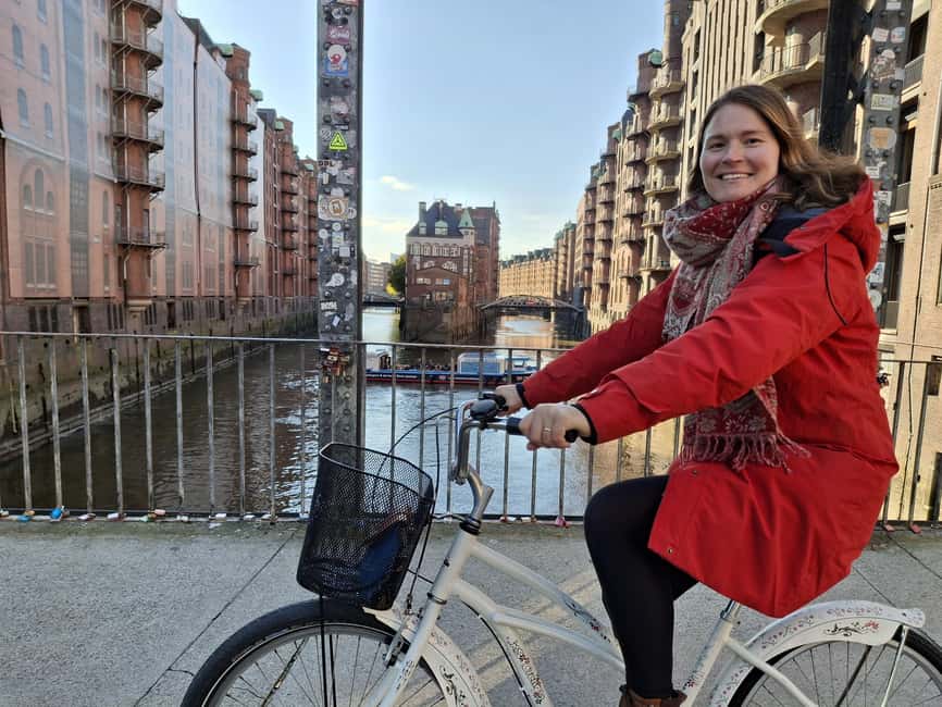 Hamburg: City Tour by Bike with Elbphilharmonie incl. Bike - The guide makes the difference
