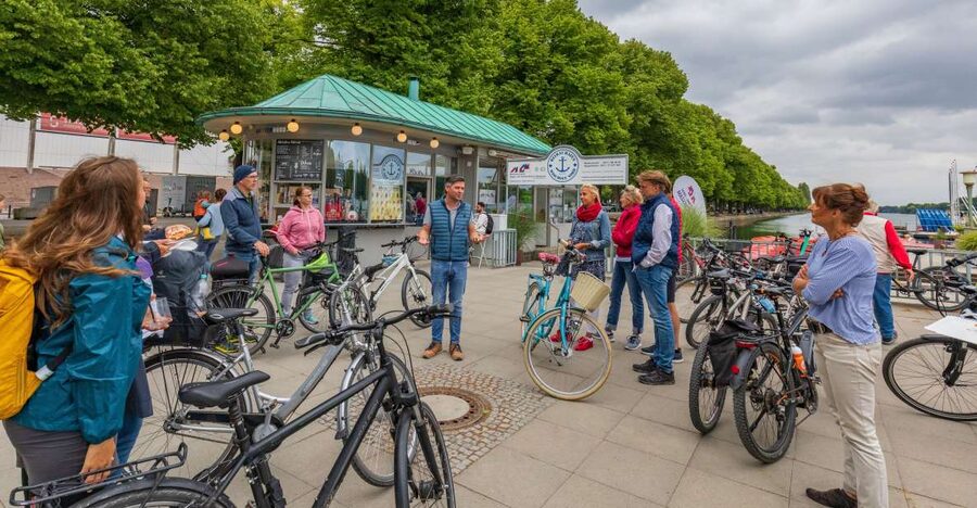 Hannover: Guided Bike Tour for Foodies with Tastings - Why this Hannover food tour works