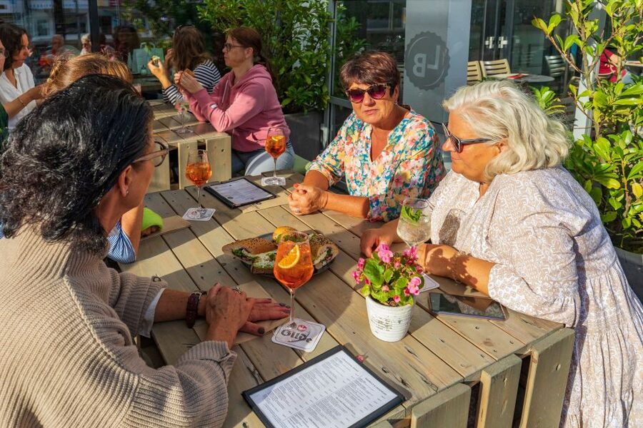 Hannover: Guided Bike Tour for Foodies with Tastings - Choosing your bike and judging the price