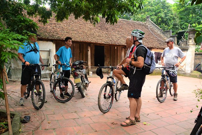 Hanoi Bicycle Tours: Half Day Bicycle Tours Hanoi Countryside - Riding beside fields and through village lanes