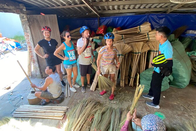 Hanoi Bicycle Tours: Half Day Bicycle Tours Hanoi Countryside - Wet market, tropical fruit, and lotus lake