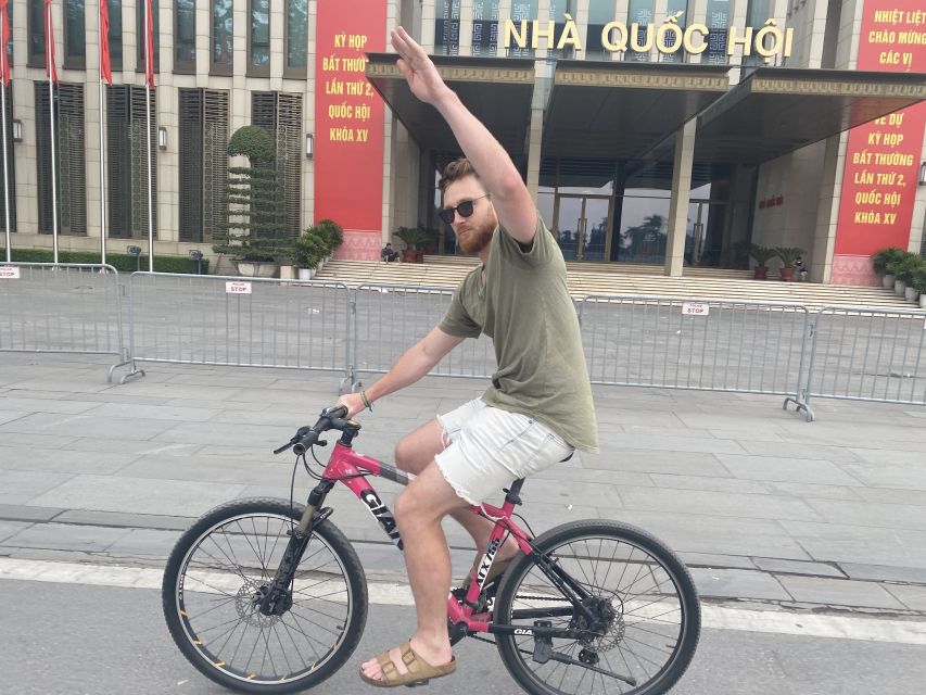 Hanoi: Bike Tour Through Hidden Gems and Banana Island - Hồ Hữu Tiệp and the wartime story